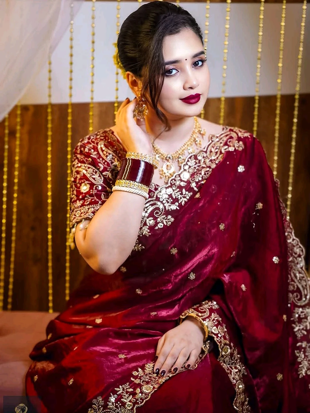 ভাইরাল মাধুরী শাড়ী